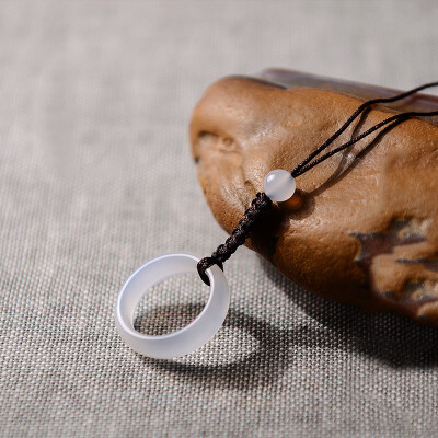 

FW Hand-woven fine jewelry fashion jewelry agate small ring mobile phone trailer key hanging white small pendant