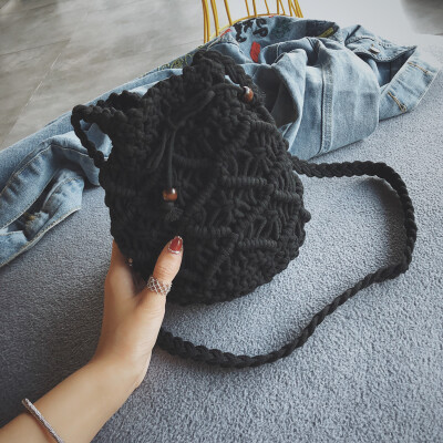 

Texture on the new small bag new 2019 net red woven bucket bag high sense of foreign style womens bag Joker Messenger bag