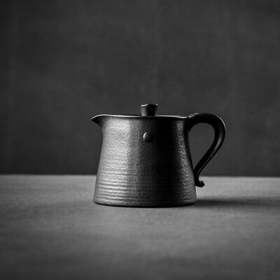 

Black Ceramic Chinese Kungfu Tea Teapot with Pitting Lid&Handle 180ml 6oz