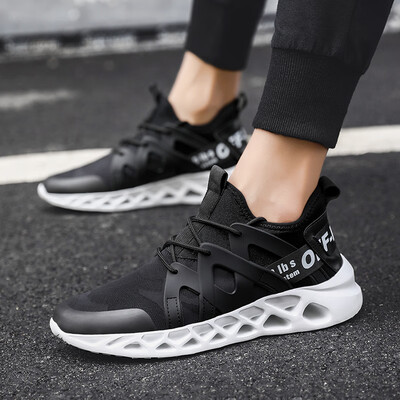 

2019 new mens shoes spring&summer Korean version of the trend of breathable mens sports&leisure wild running shoes mens tide shoes