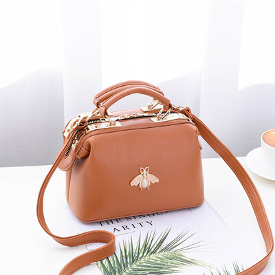 

Female bag 2018 new bag female Korean version of the stereotype embroidery thread fashion handbags Messenger shoulder bag