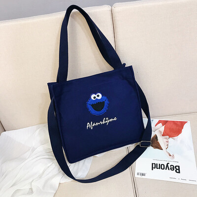 

Canvas bag lady with one shoulder slanting bag