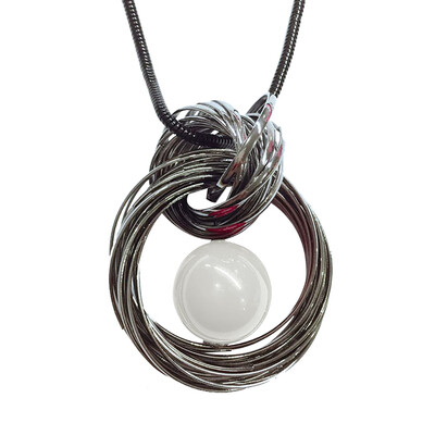 

Fashion Women Hollow Circle Faux Pearl Pendant Sweater Necklace Party Jewelry