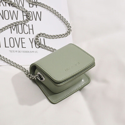 

On the new mini bag women 2019 new tide chain messenger bag chic port wind retro shoulder bag