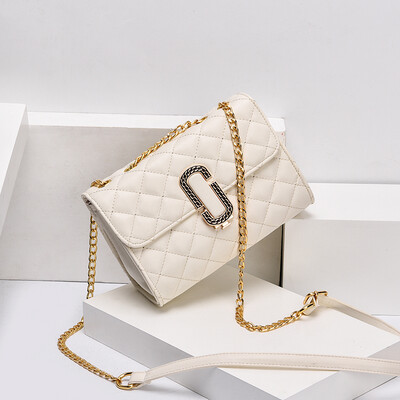 

Chain small womens bag Korean version of shoulder Messenger bag fashion Ling Ge simple Joker small square bag tide