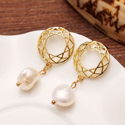 

Retro Freshwater Pearl Earrings Creative Temperament Simple Wild Slim Earrings