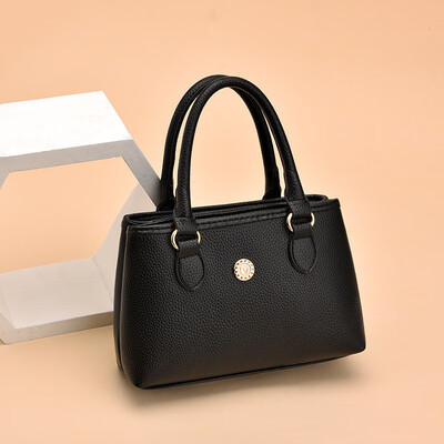 

2019 Europe&the United States new womens bag spring wild simple ladies bag handbag small bag shoulder bag