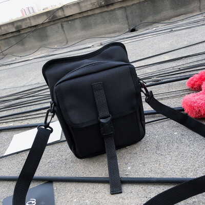 

Tailored Fashion Neutral Canvas Solid Color Shoulder Bag Messenger Bag Multi-Purpose Bag