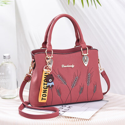 

2018 spring cool new bag female European&American big bag fashion handbags slung shoulder bag