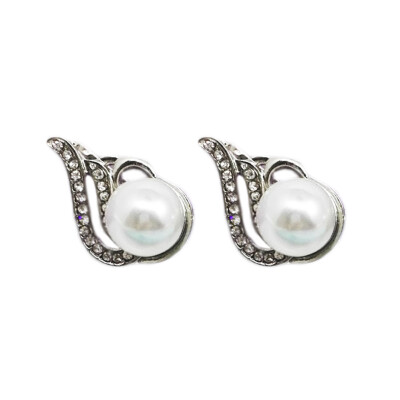 

Exquisite Inlaid Zircon Anti Allergic Pearl Earrings