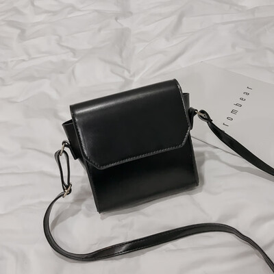 

Female bag small bag 2019 new season wave Korean version of the retro shoulder bag Hong Kong girl student wild diagonal package