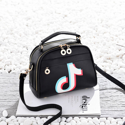 

Female bag 2018 new wild small square bag summer personality single shoulder Messenger bag Korean version of the tide bag female one generation