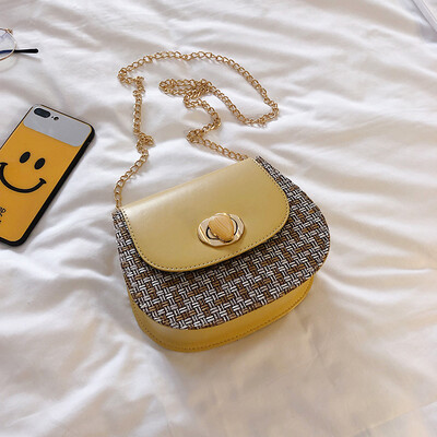 

Simple contrast color woven bag 2019 new fashion wild saddle bag female retro temperament chain shoulder Messenger bag