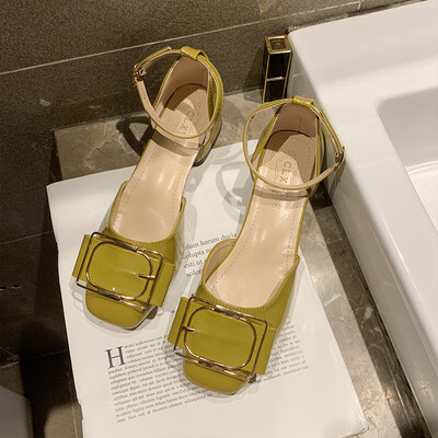

Sandals summer 2019 new Korean version of the fairy wind with a thick heel one word buckle the head of the single shoe womens sho