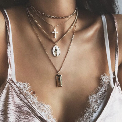 

Multi Layer Shell Pendant Necklace For Women Gold Chain Necklace Crystal Choker Necklaces Summer Bohemian Best Friend Jewelry