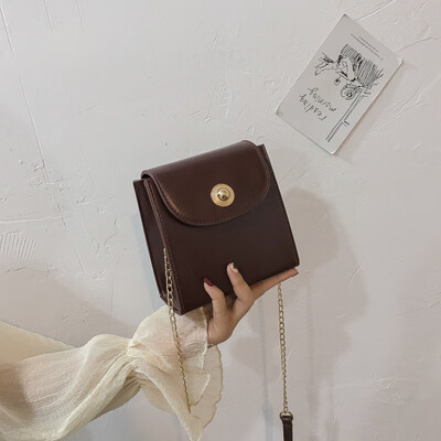 

2019 new fashion Korean version of the chain shoulder Messenger bag female casual retro simple wild color small square bag