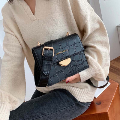 

New texture small bag female 2019 new wave Korean version of the wild Messenger bag stone pattern temperament fashion small square bag