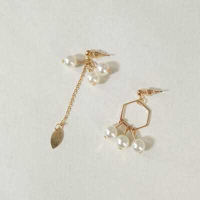 

Elegant Ladies Faux Pearl Rhinestone Long Asymmetrical Dangle Earrings Newest
