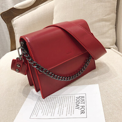 

Hong Kong style retro small bag female 2019 new wave Korean version of the wild single shoulder slung portable width solid color small square bag
