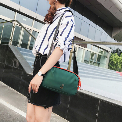 

One-shoulder Chao Canvas Postman Bag for Literature&Art