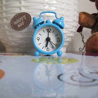 

Siaonvr Creative Cute Mini Metal Small Alarm Clock Electronic Small Alarm Clock