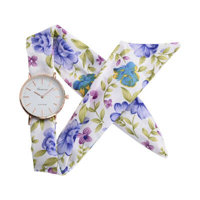

Fashion casual ladies watch print cloth with wild quartz watch