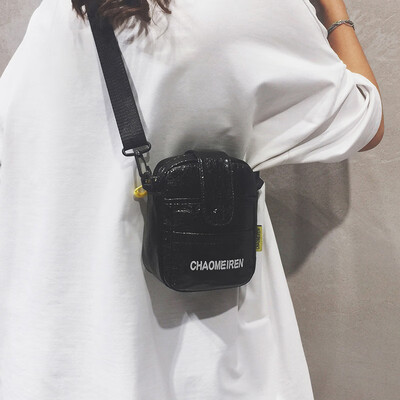 

Mini on the new small bag handbags new 2019 Korean version of the female Messenger bag wild ins super fire student small square bag