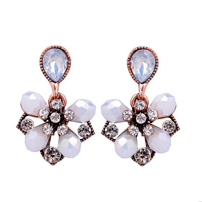 

Gorgeous Elegant Flower Stud Earrings Fashion Women Rhinestone Earrings Party Gift for Girlfriend