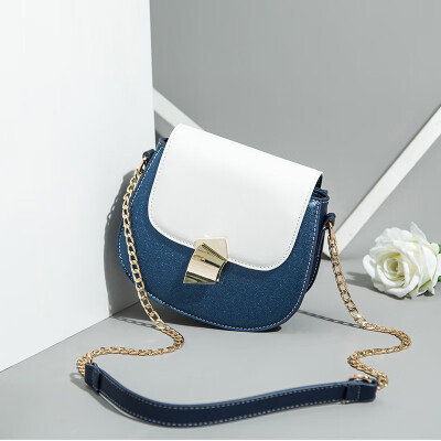 

A simple one-shoulder bag with a half-circle saddle&oceanic atmosphere