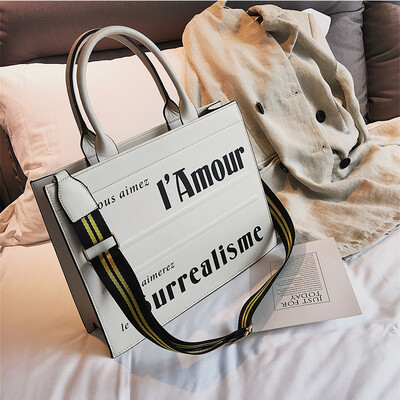

Temperament big bag female 2019 spring new wave Hong Kong style simple shoulder bag wild portable Messenger bag Tote bag