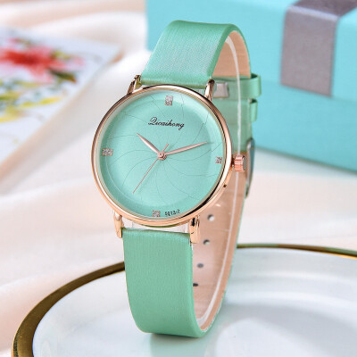 

RM Licaihong Simple Stylish Sea Thread Flat Dial With Quartz Ladies Quartz Watch