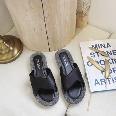 

Jelly slippers women wear comfortable anti-slip fashion net red small fragrant wind soft summer lazy ins tide sandals
