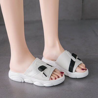 

In summer Korean womens slippers with thick soles&waterproof platforms wear one-word sandals which are all-match sandals