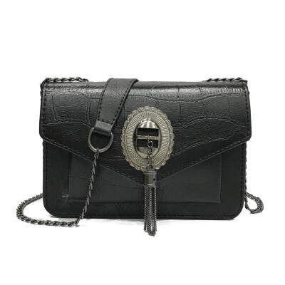 

Women Alligator Leather Solid Color Messenger Bag Metal Tassel Flap Crossbody Shoulder Bag for Women 2019 New Fashion Handbag