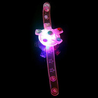 

Spinning Top Bracelet Toy Glow LED Wristband Party Spinning Top Toy For Kid Wearing A Luminous Ring To Rotate The Night Light