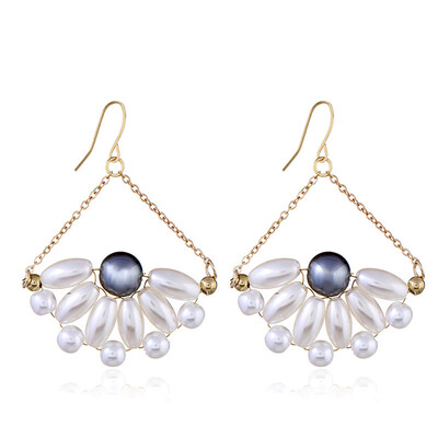 

Funny Women Fashion Punk Gold Gorgeous Pearl Leaf Ear Cuff Earrings Studs Earrings