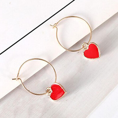 

Lovely Young Beautiful Girl Love Shape Asymmetry Of girlfriends Stud Earrings Women Act