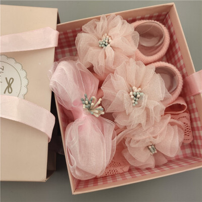 

Newborn Baby Girls Headband Bow Flowers Cloth Hair Bands Hair Accessories Socks Gift Boxes Three-piece Suits Newborn Girts