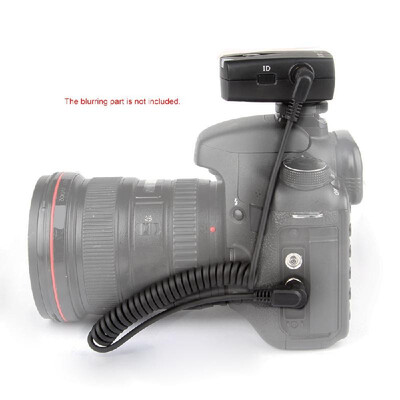 

Viltrox JY-120-C1 24GHZ FSK Wireless Remote Shutter Controller Set Time Lapse BULB with C1 Cable 100m Distance for Canon 60D 70D