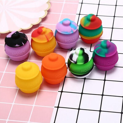 

35ml Multicolor Silicone Bee Honey Container Wax Oil Rubber Jar Pill Makeup Box