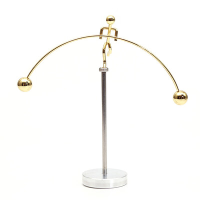 

3D Fun Rotate Small Kinetic One-legged Small Iron Man Tumbler Balance Ball Small Ornaments