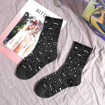 

Unique Sparkled Glitter Leopard Women Socks High Street Bling Bling Ankle Happy Socks Autumn Winter Trendy Animal Print Socks