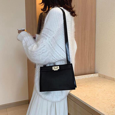 

Fashion Women Mini Shoulder Bag Elegant Solid Holiday Beach Purse for Wallet Keys Cell Phone Casual Small Bag