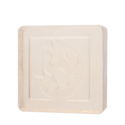 

Lin Qingxuan cucumber handmade soap 100g soap soap cold soap refreshing water is not tight soothing repair clean pores