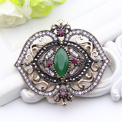 

Vintage Turkish Women Flower Heart Brooch Pins Symmetrical Hollow Arabesque Brooches Broches Antique Gold Color Resin Jewelry