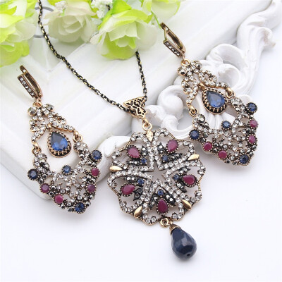 

Luxuriant Turkish Royal Jewelry Sets For Women Antique Gold Color Crystal Drop Earrings Rhinestone Necklace India Ethnic Bijoux