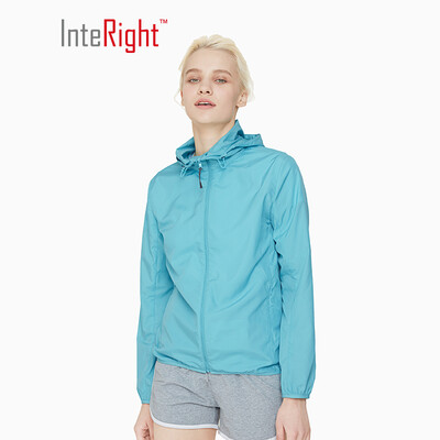 

INTERIGHT outdoor skin clothing men&women models light breathable windbreaker water blue female