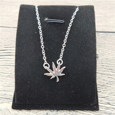 

New Weed Leaf Necklace Trendy Style Weed Leaf Pendant Necklace Women Fashion Plant Jewellery