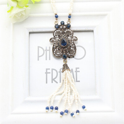 

Fashion Beaded Necklace 70cm Turkish Hollow Flower Sweater Chain Antique Gold Color Resin Necklace Elegant Lady Ethnic Jewelry