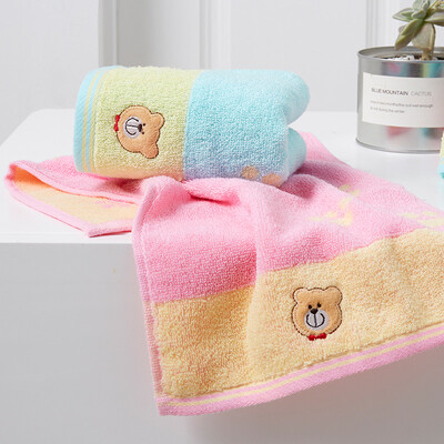 

Vosges Jade Cotton Towel Cute Вышивка Bear 16s Super Soft Пряжа Обычное детское полотенце Салфетки Малое полотенце 25 * 50 см Зеленый + Порошок